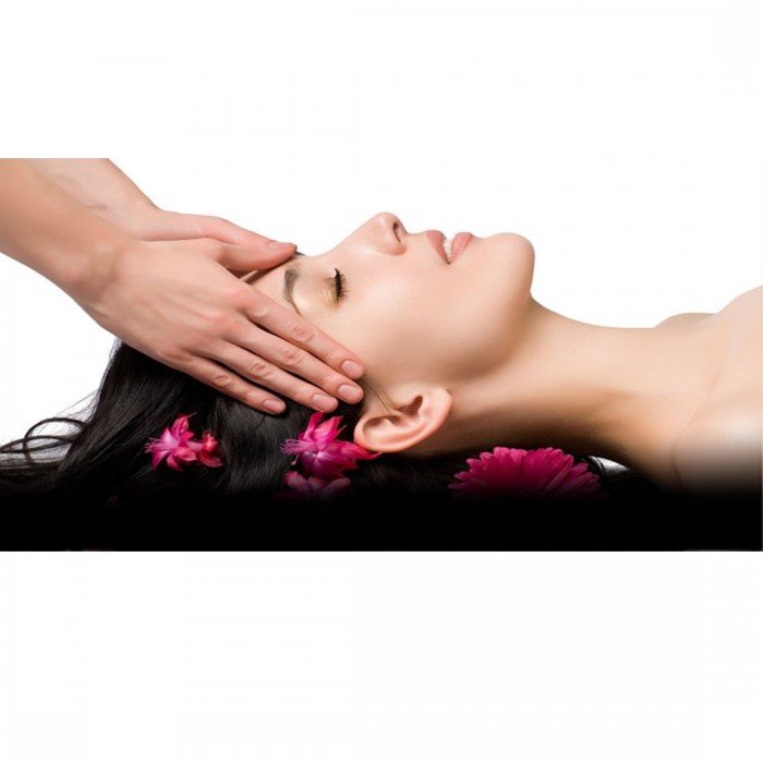 relaxing-massage-oil-lifestyle-image